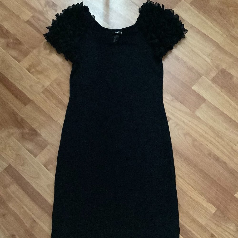CLEARANCE: H&M Cotton Tee Dress with Ruffled Sleeve Decor XS